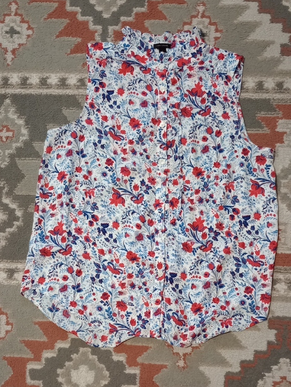 Ann Taylor Sleeveless Floral Button-Up Blouse in White, Red & Blue
